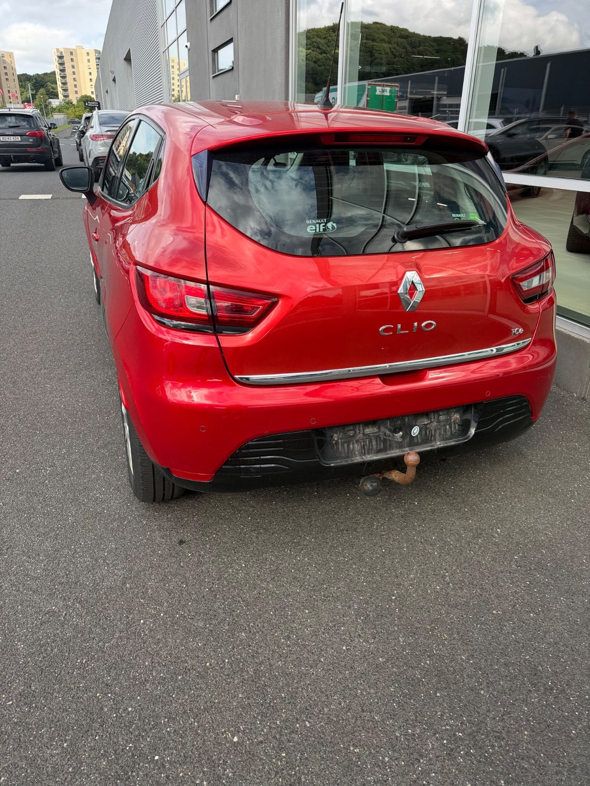 Rød Renault Clio IV fra 2016