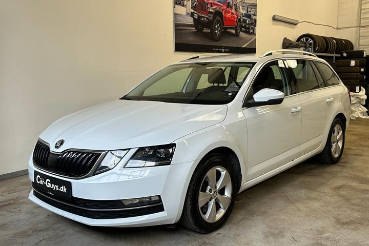Gul Skoda Octavia fra 2018