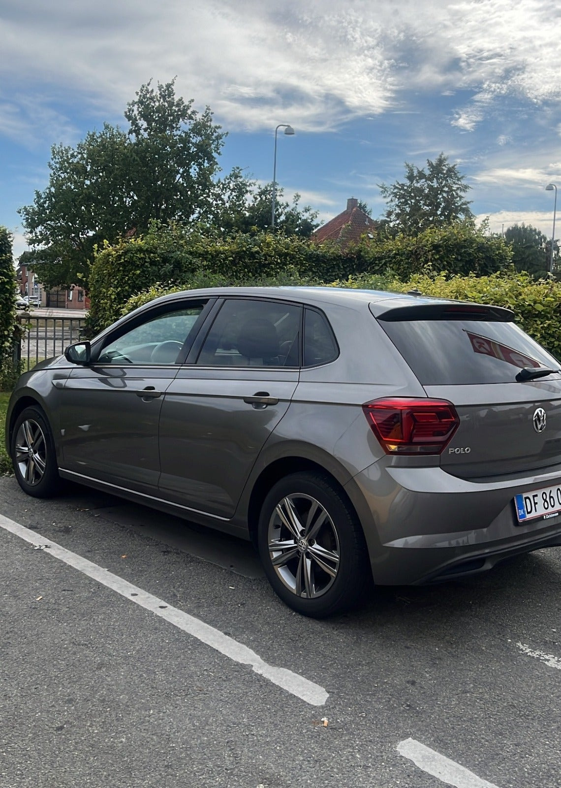 Grå VW Polo fra 2018