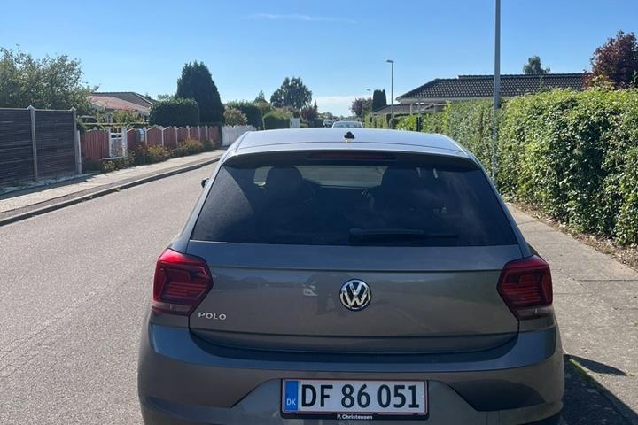 Grå VW Polo fra 2018