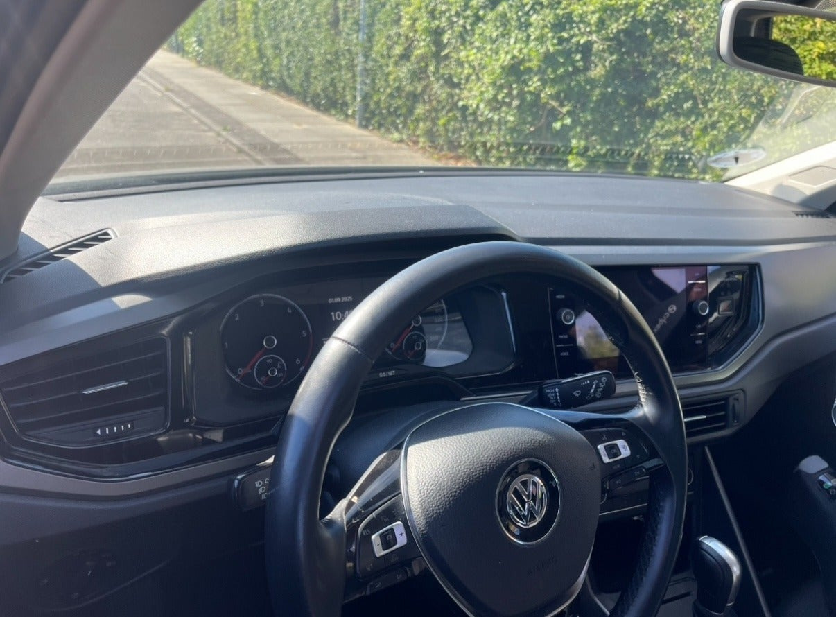 Grå VW Polo fra 2018