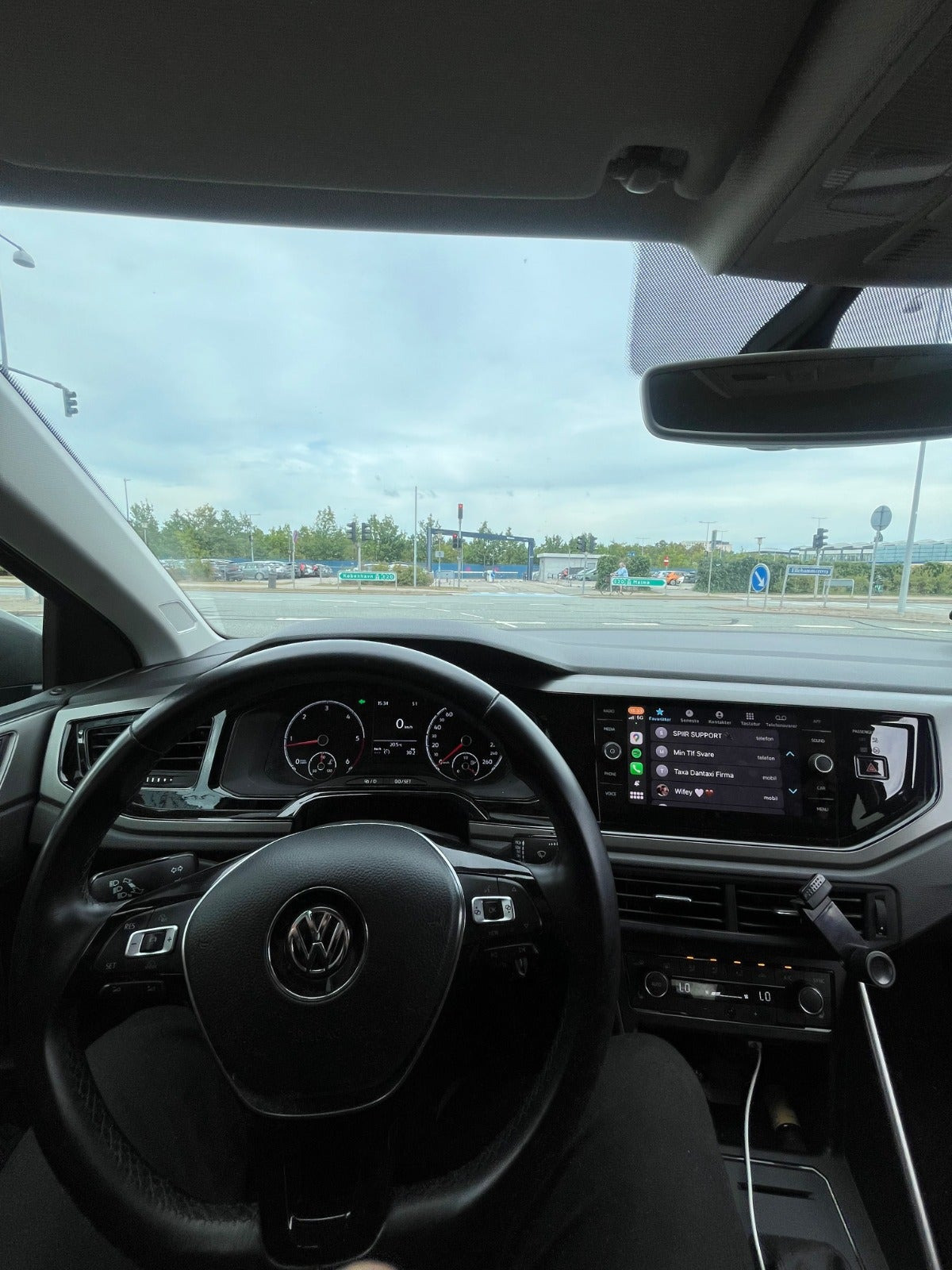 Grå VW Polo fra 2018
