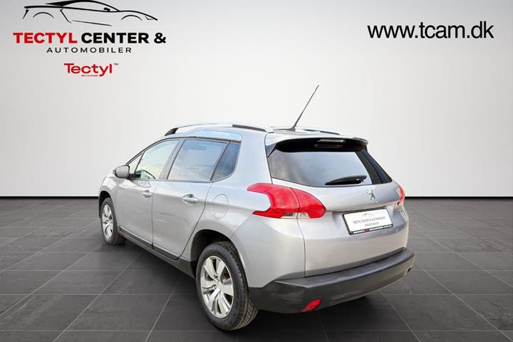 Grå Peugeot 2008 fra 2015