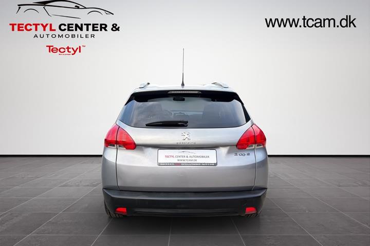 Grå Peugeot 2008 fra 2015
