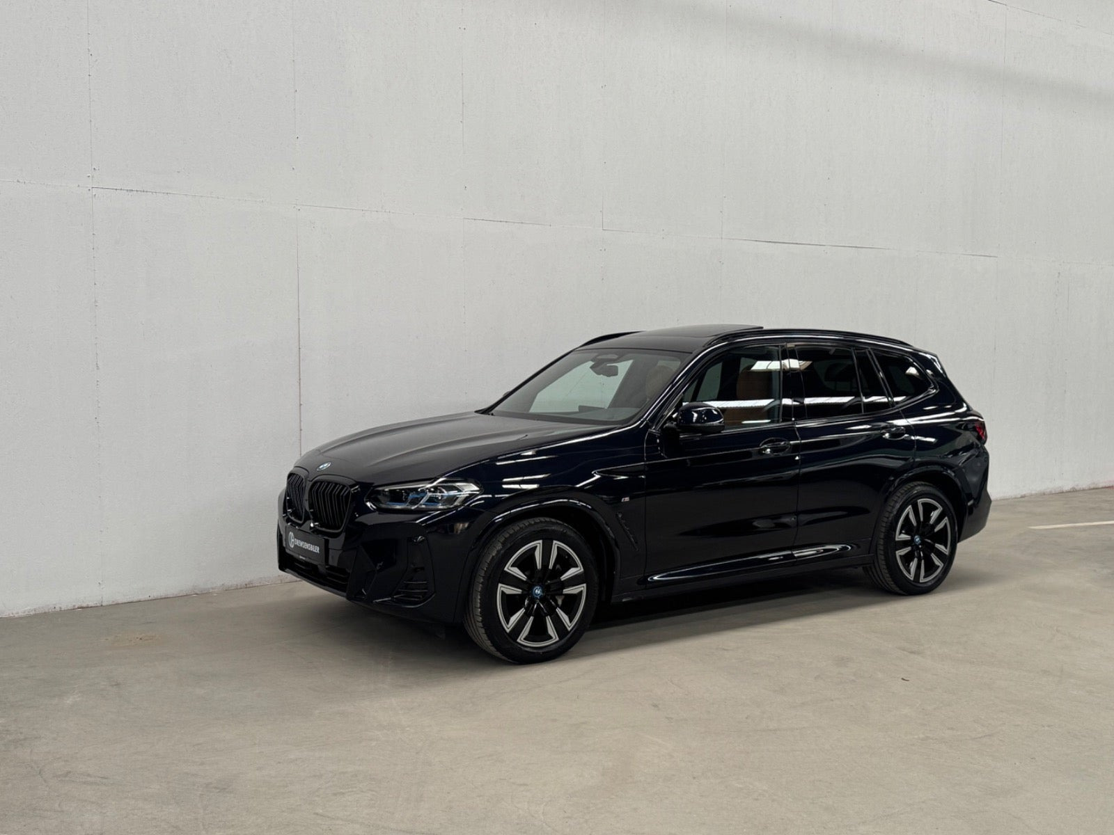 Sort BMW iX3 fra 2023