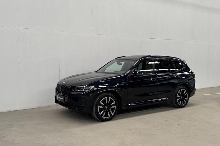 Sort BMW iX3 fra 2023