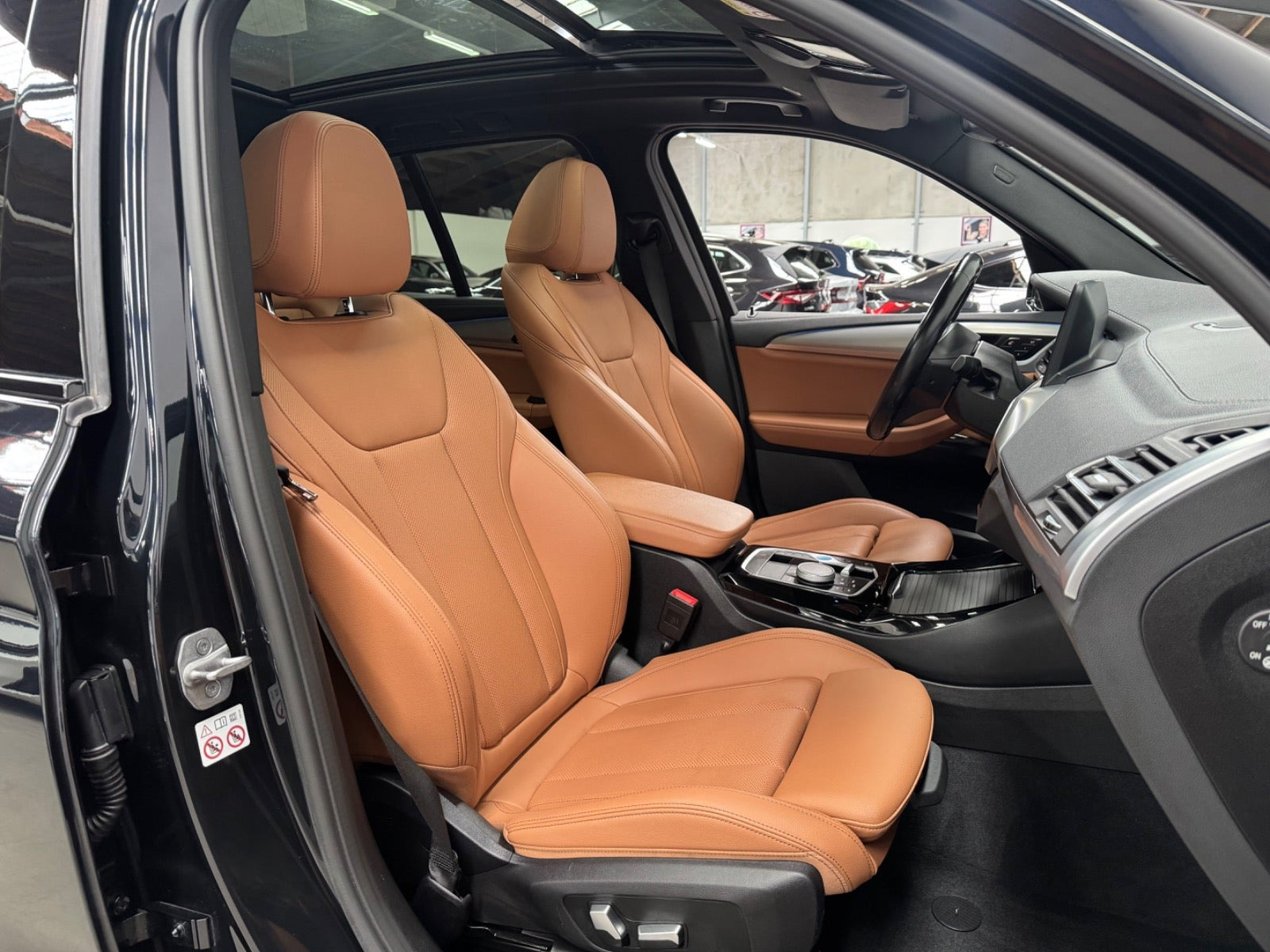 Sort BMW iX3 fra 2023