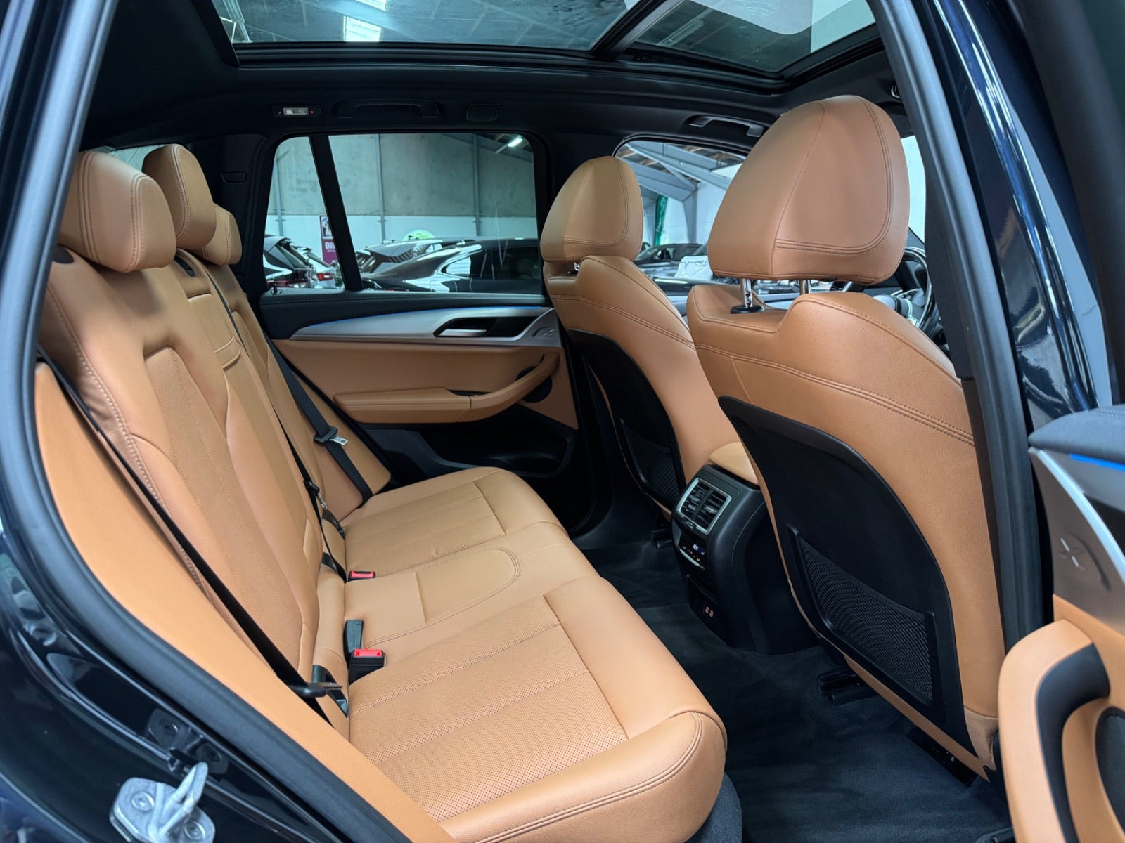 Sort BMW iX3 fra 2023