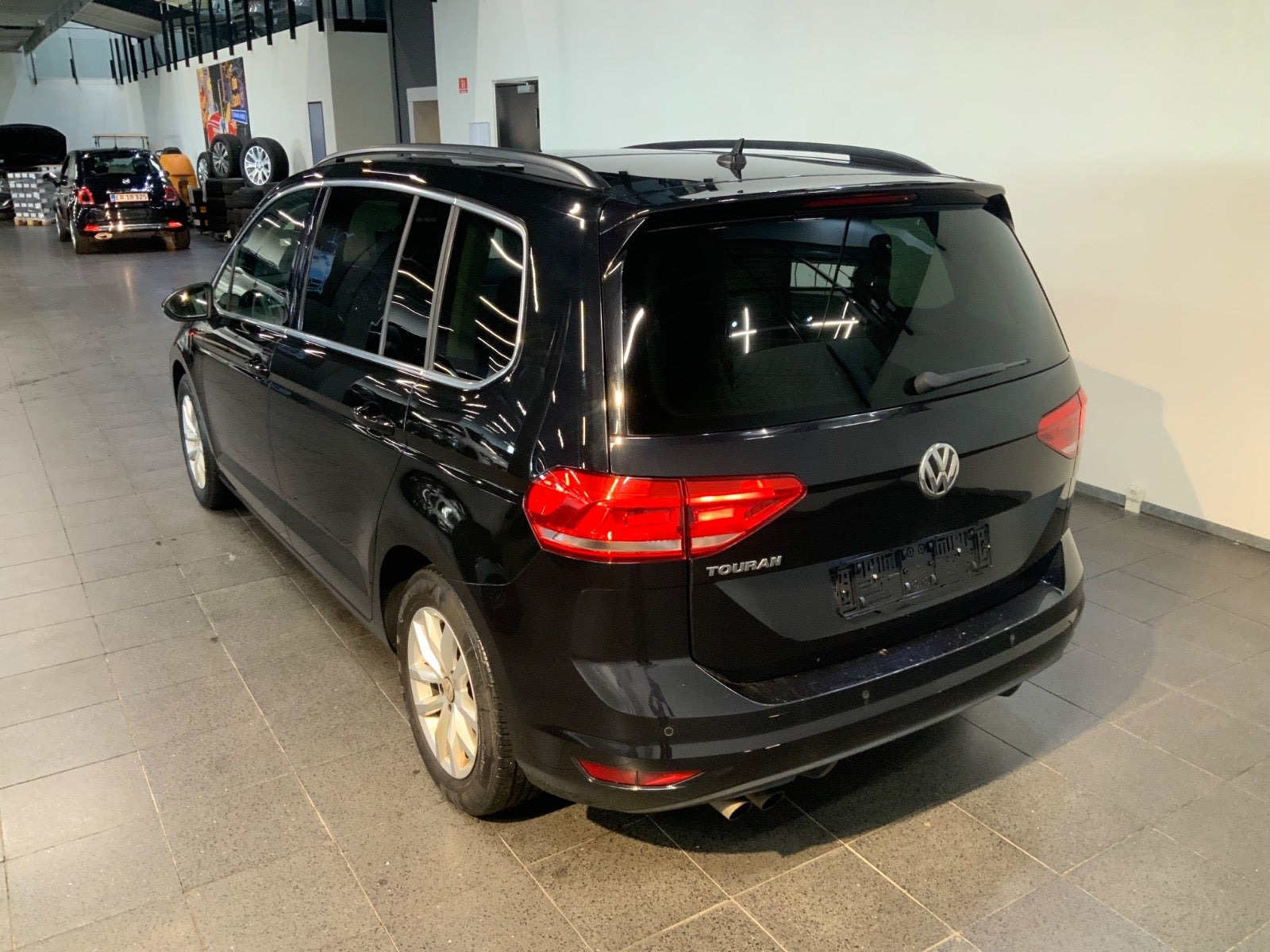 Sort VW Touran fra 2018