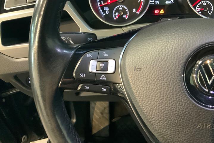 Sort VW Touran fra 2018