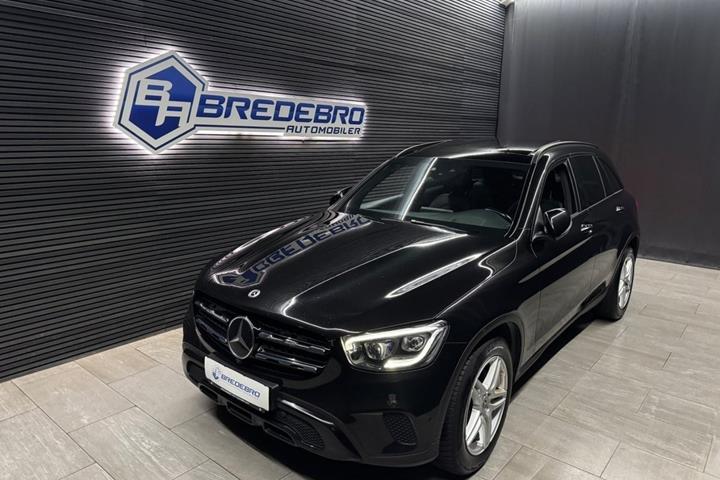 Sort Mercedes GLC300 fra 2019