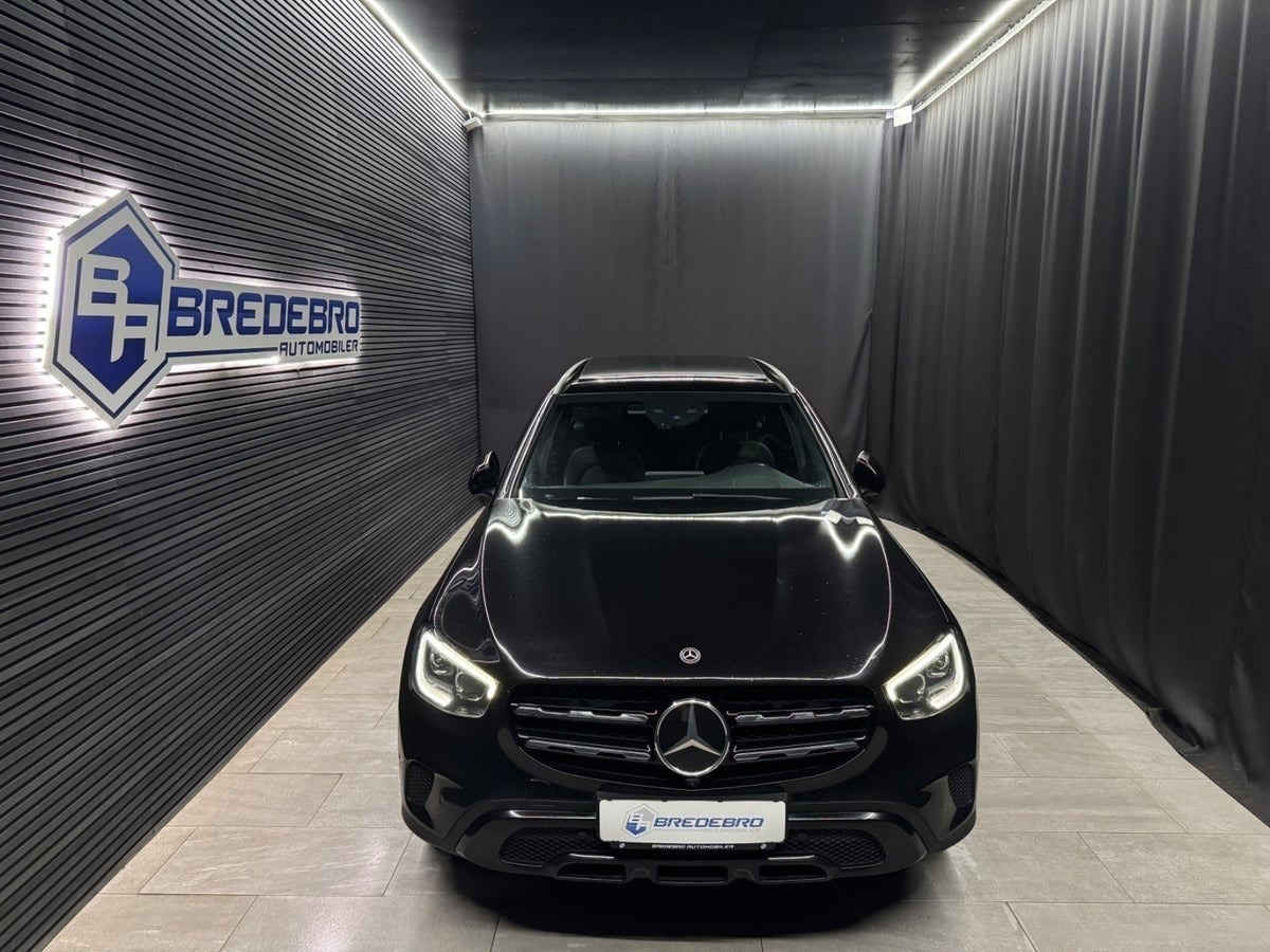 Sort Mercedes GLC300 fra 2019