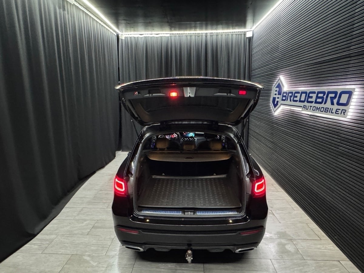 Sort Mercedes GLC300 fra 2019
