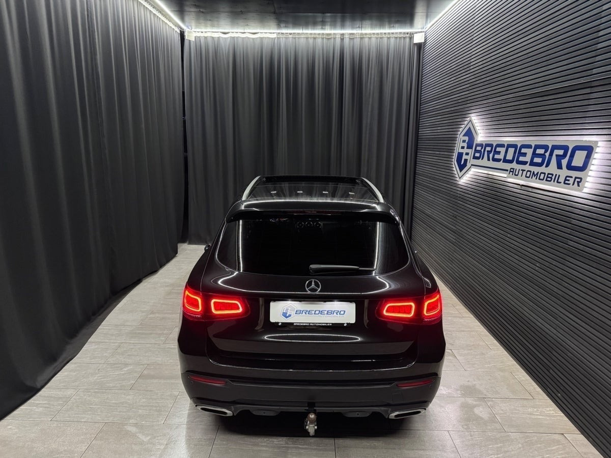 Sort Mercedes GLC300 fra 2019
