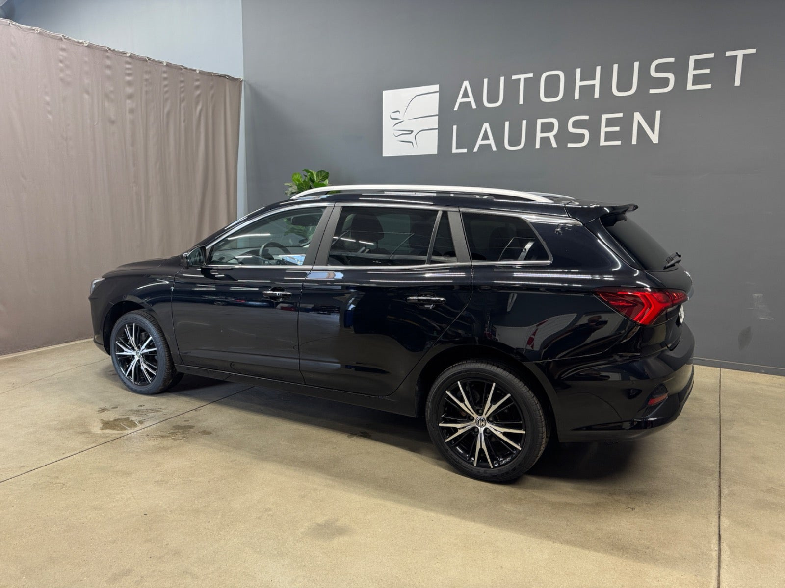 MG MG5 61 Luxury