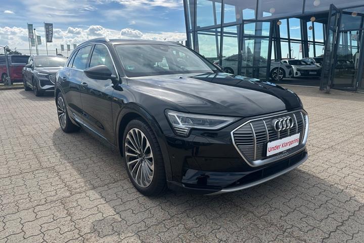 Sort Audi e-tron fra 2023