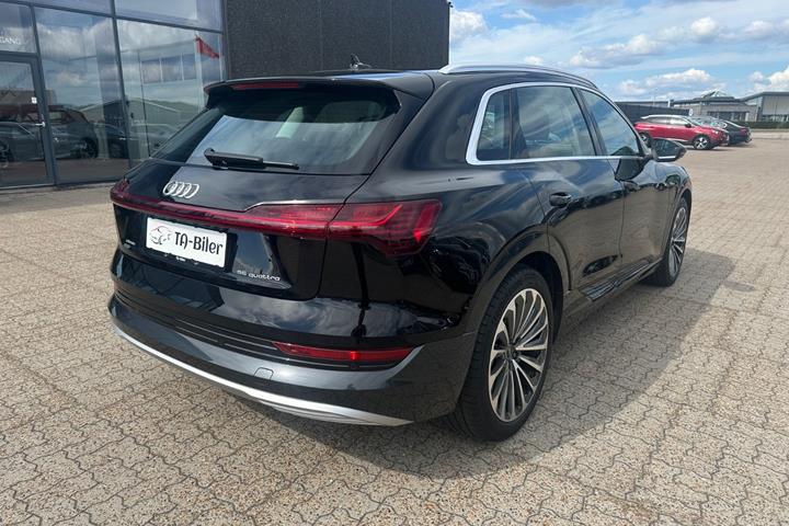 Sort Audi e-tron fra 2023