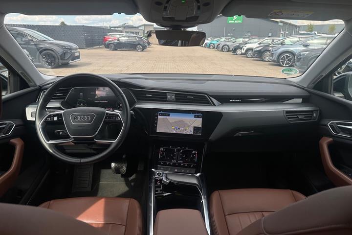 Sort Audi e-tron fra 2023