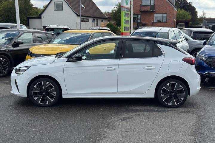 Hvid Opel Corsa-e fra 2021