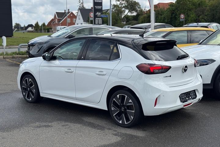 Hvid Opel Corsa-e fra 2021