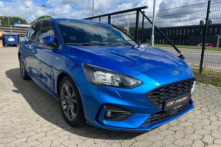Blå Ford Focus fra 2018