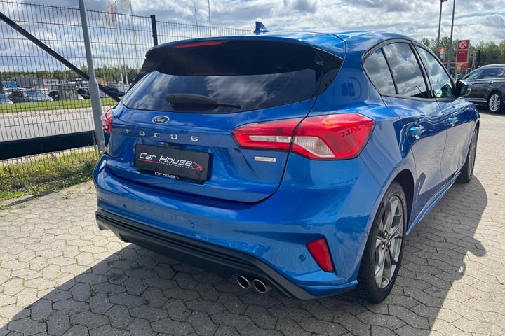 Blå Ford Focus fra 2018