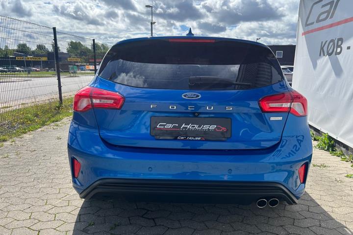 Blå Ford Focus fra 2018
