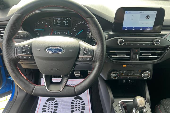 Blå Ford Focus fra 2018