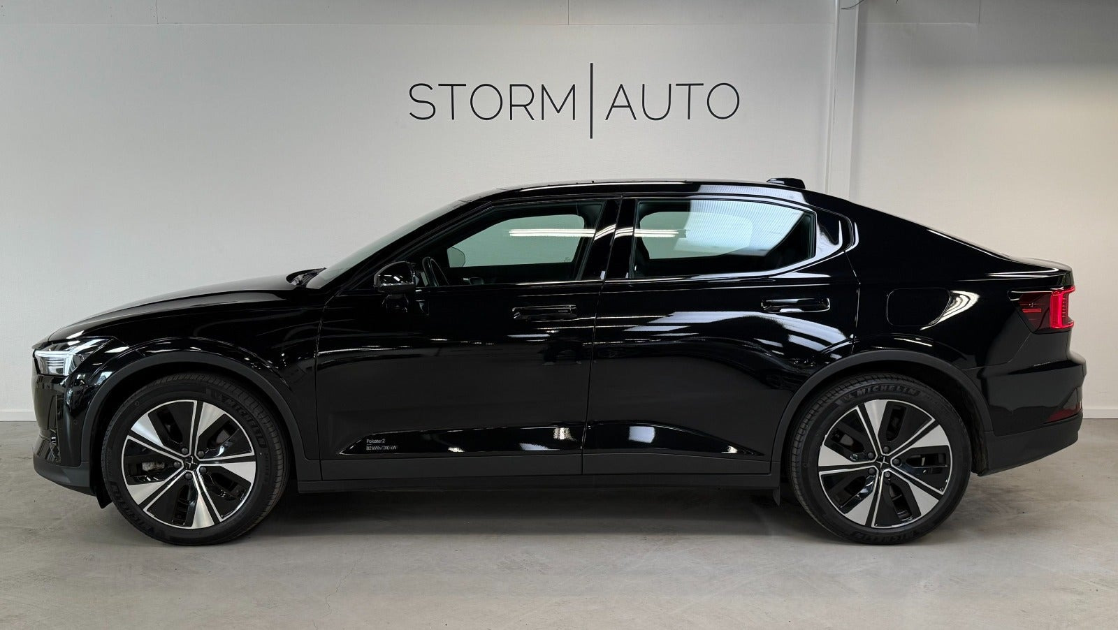 Sort Polestar 2 fra 2024