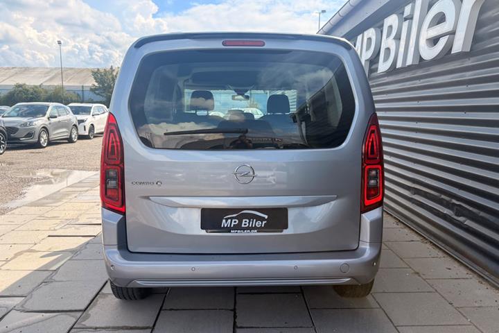 Grå Opel Combo-e Life fra 2024