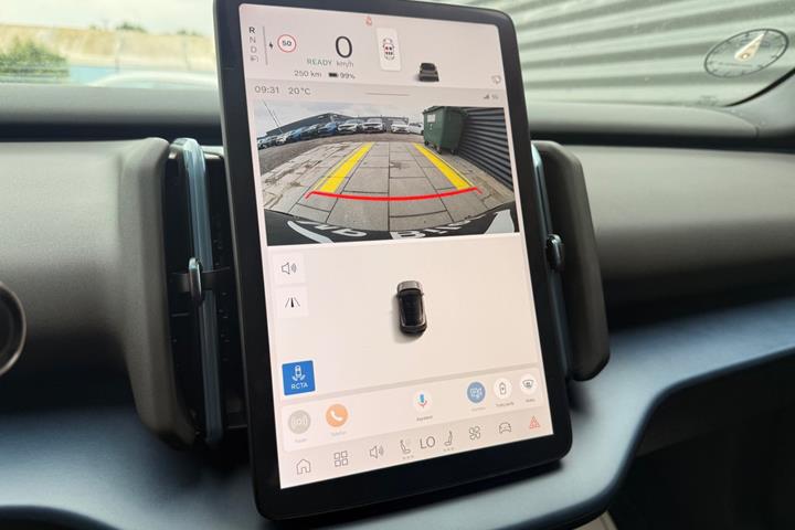 Grå Volvo EX30 fra 2025