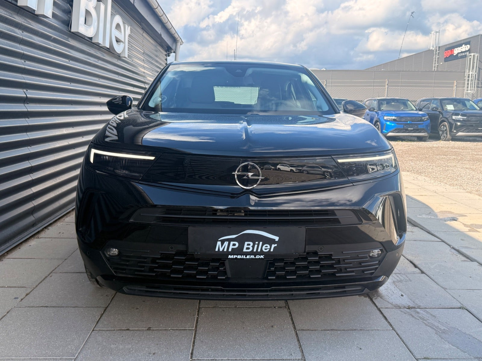 Sort Opel Mokka-e fra 2024