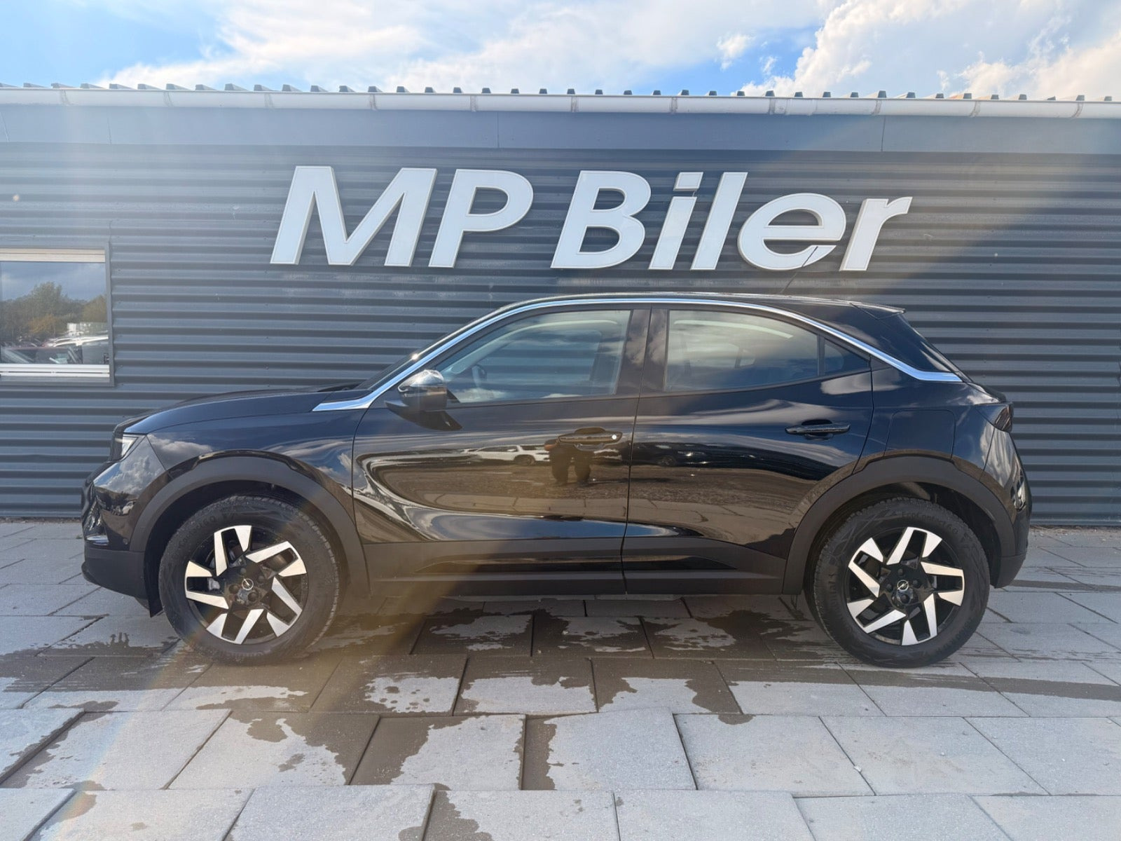 Sort Opel Mokka-e fra 2024