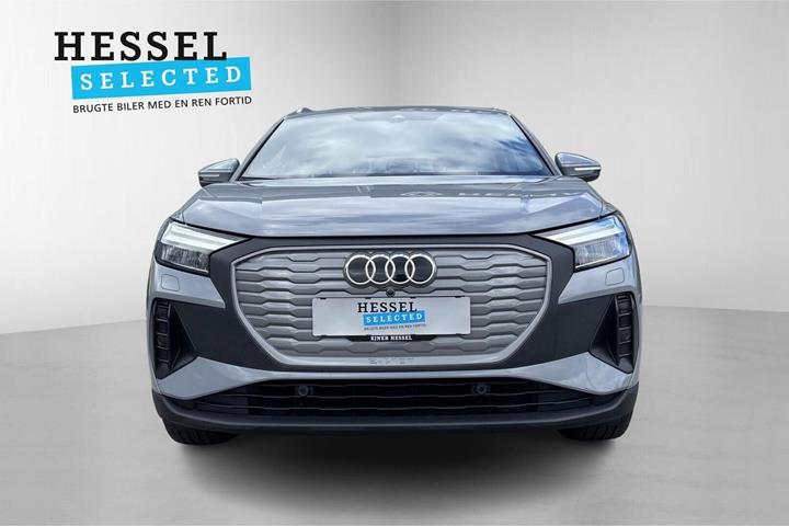 Grå Audi Q4 e-tron fra 2023