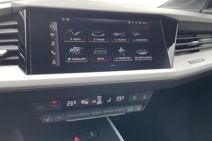 Grå Audi Q4 e-tron fra 2023