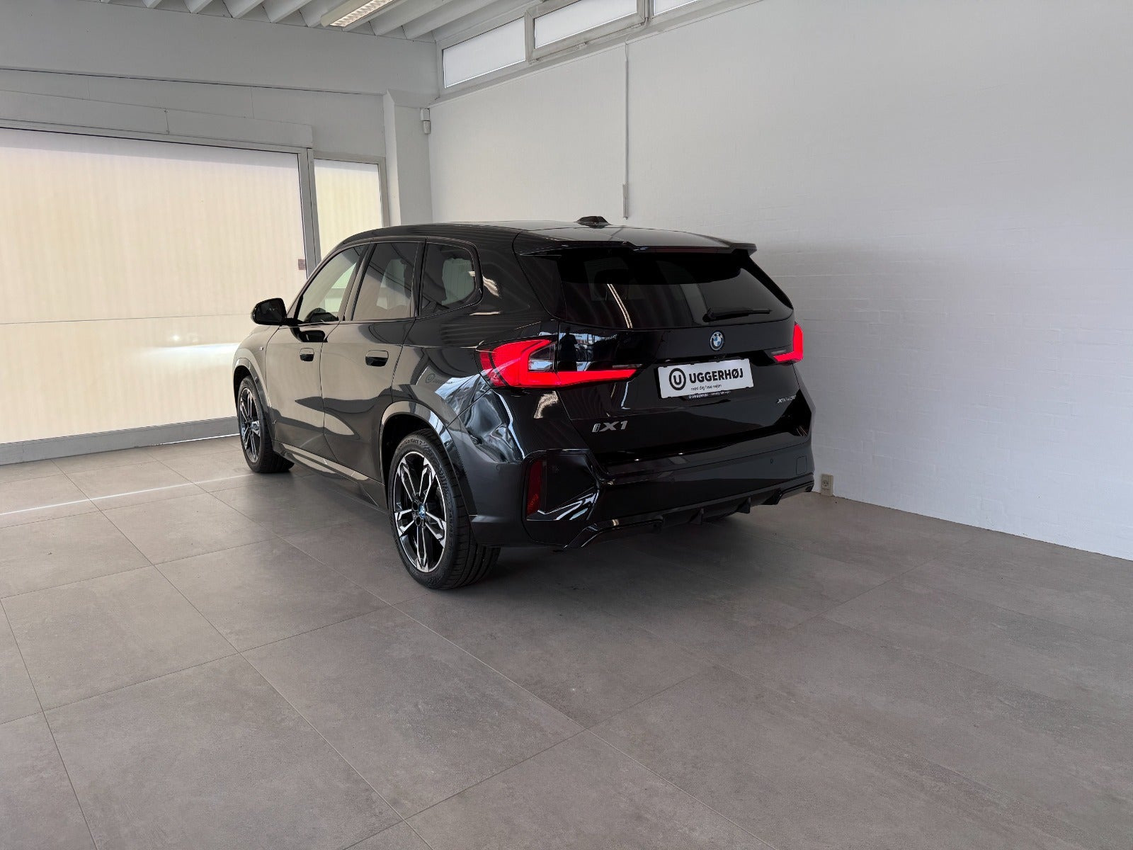 Sort BMW iX1 fra 2023