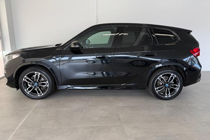 Sort BMW iX1 fra 2023