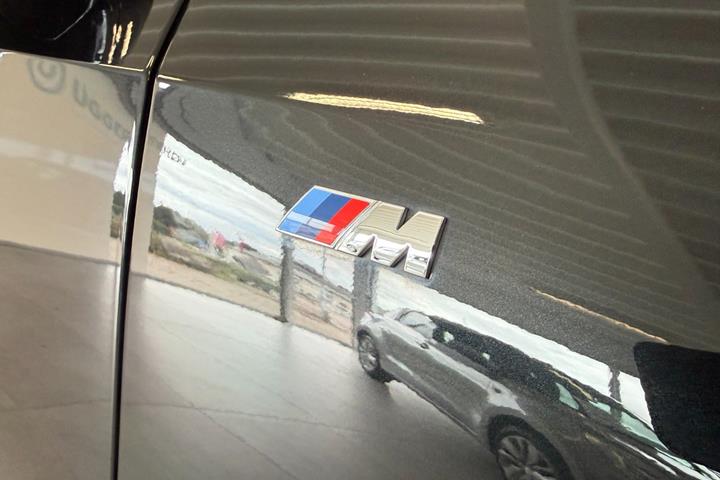Sort BMW iX1 fra 2023