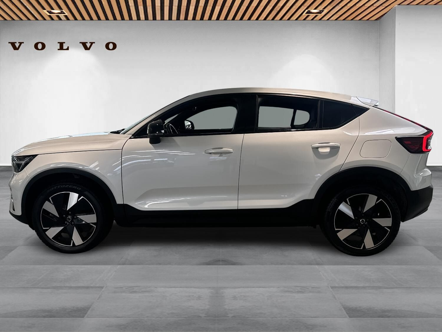 Hvid Volvo C40 fra 2024