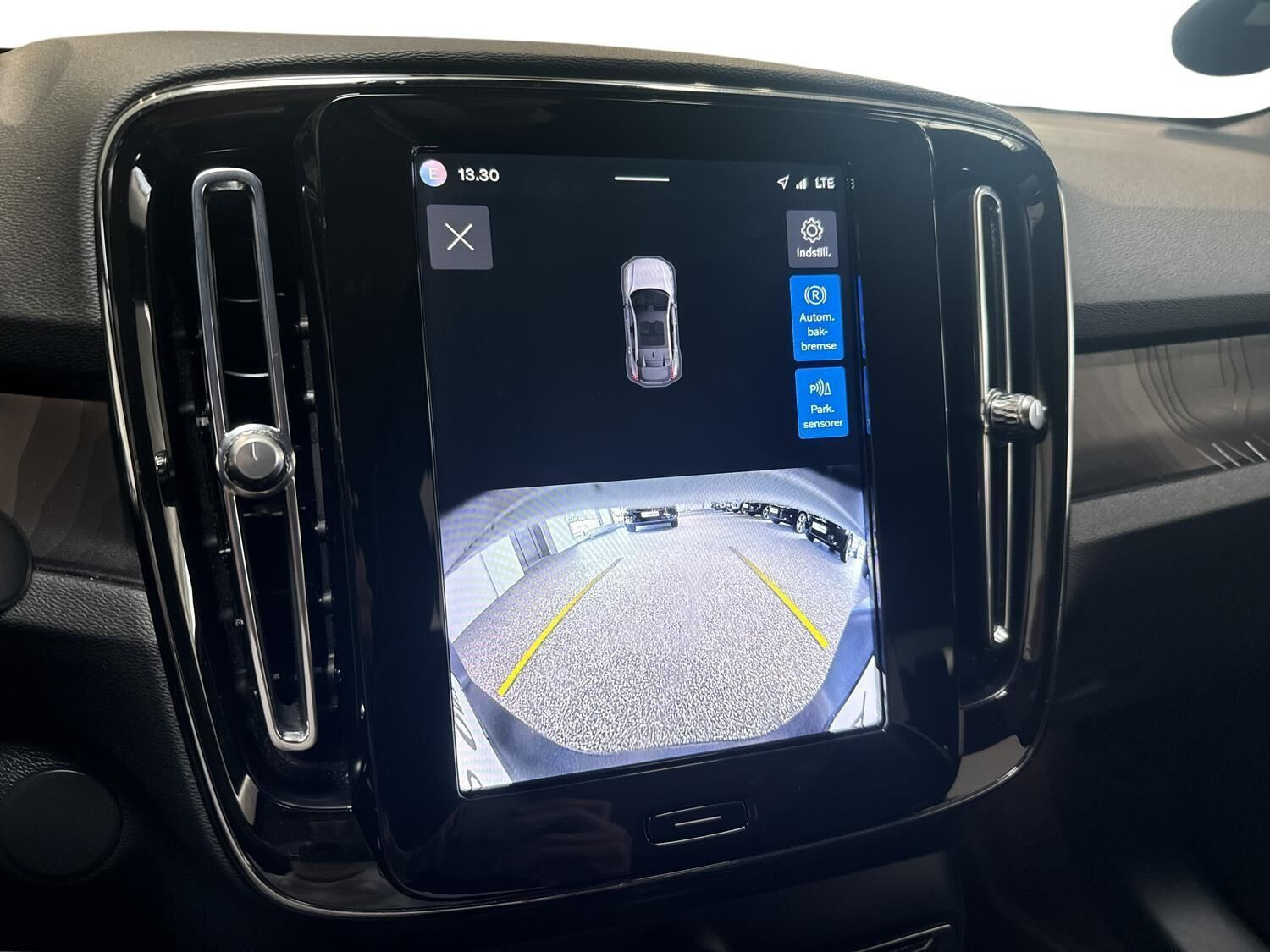 Hvid Volvo C40 fra 2024