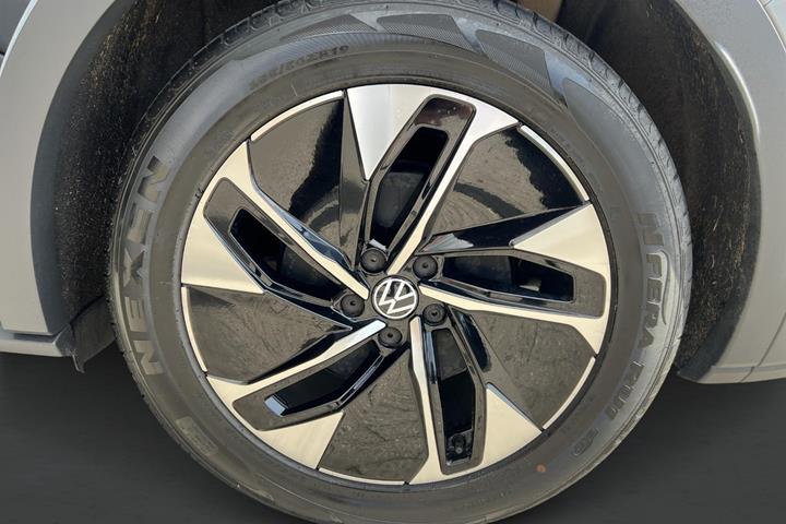 Grå VW ID.4 fra 2023