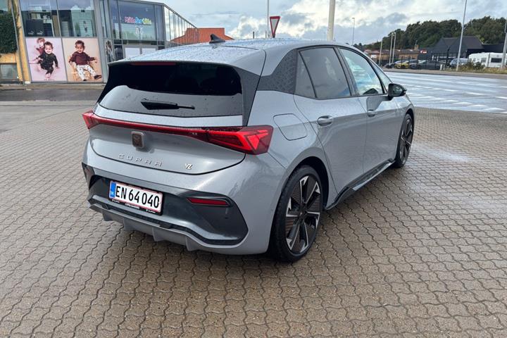 Grå Cupra Born fra 2025