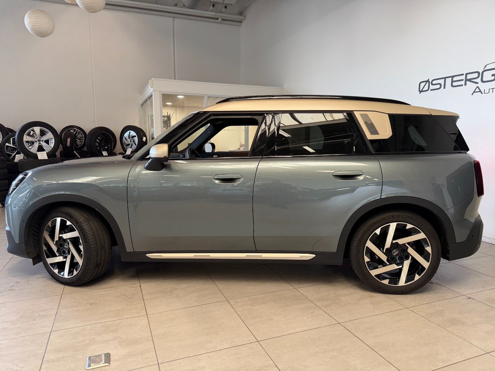 Grøn Mini Countryman E fra 2024