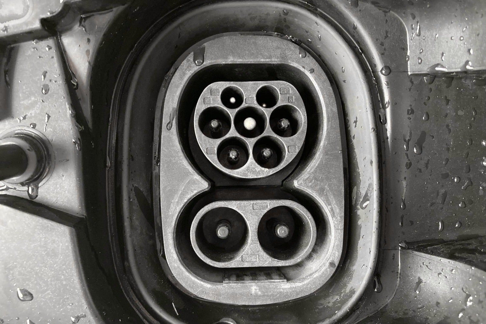 Grå Skoda Enyaq fra 2023