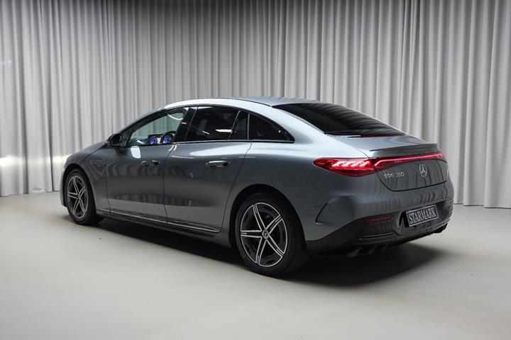 Grå Mercedes EQE350+ fra 2024