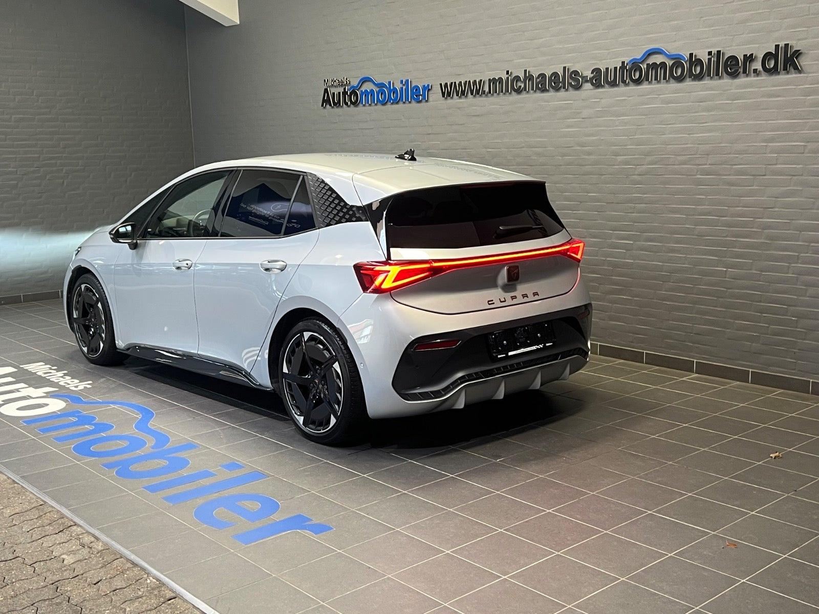 Sølv Cupra Born fra 2026