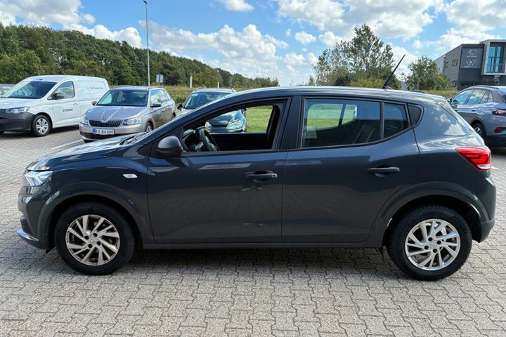 Grå Dacia Sandero fra 2021