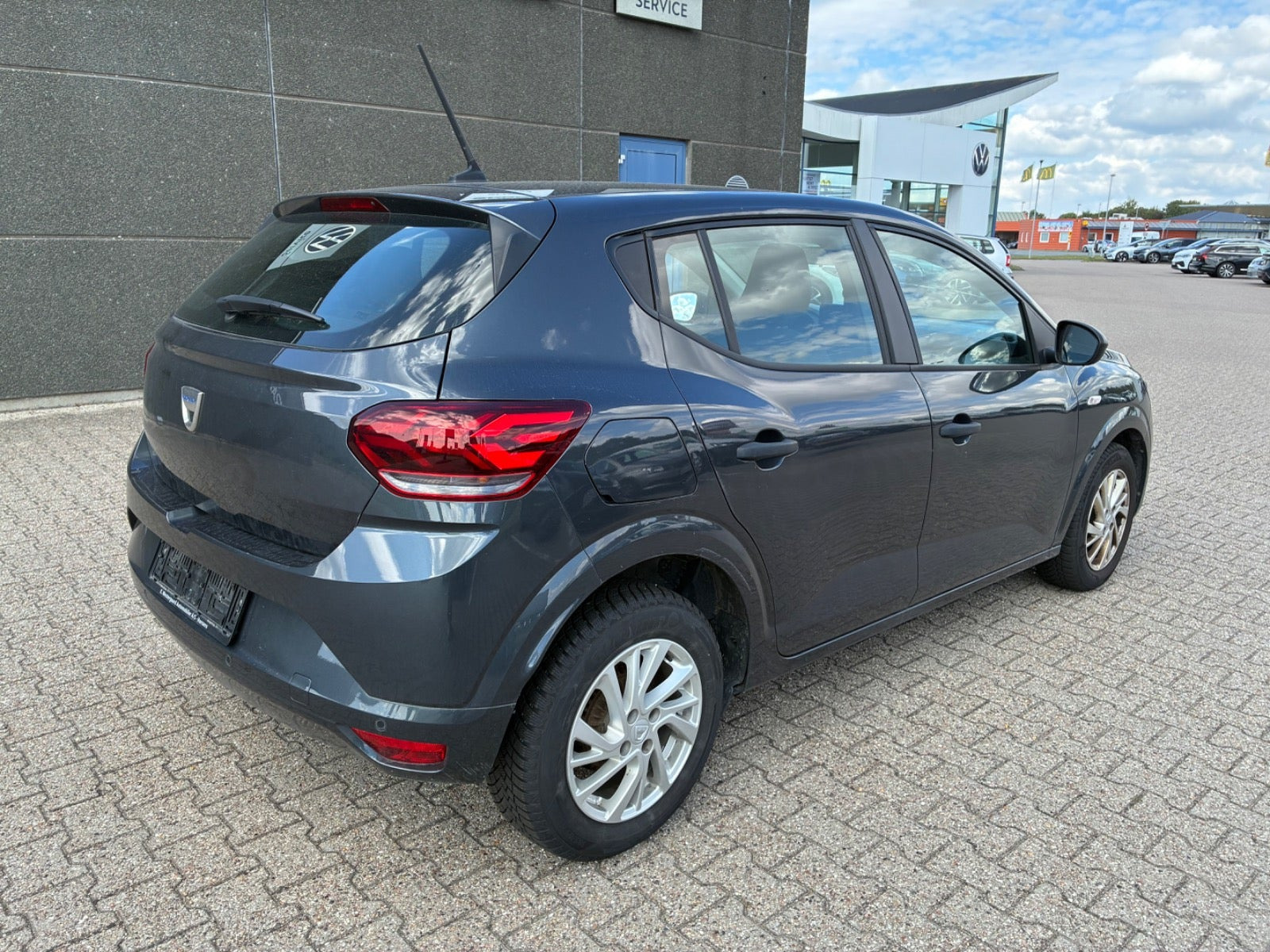 Grå Dacia Sandero fra 2021