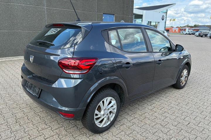 Grå Dacia Sandero fra 2021