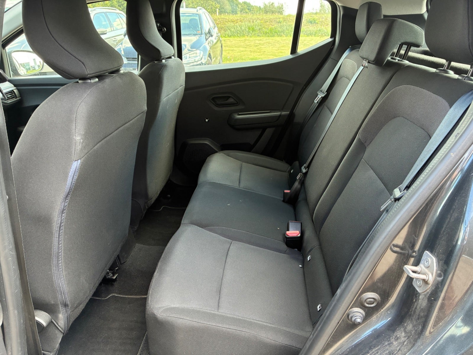Grå Dacia Sandero fra 2021